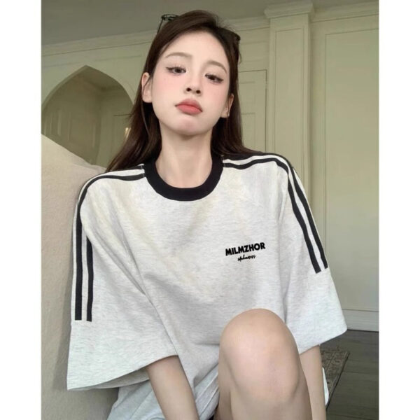 Short sleeve t-shirt women's american retro loose korean design sense summer new half-sleeved top ins
