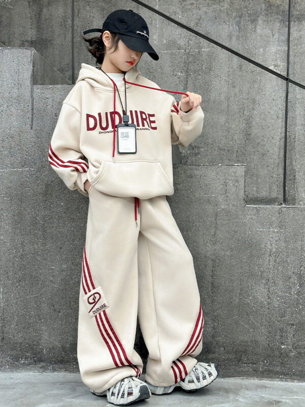 Girls' suits, 2025 spring and autumn new children's hooded sweatshirts, street trend, cool street photography, Internet celebrities, hot trends
