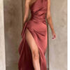One-shoulder, smocked, slit, sexy satin dress, European and American summer temperament, slim solid color long skirt - 图片 6